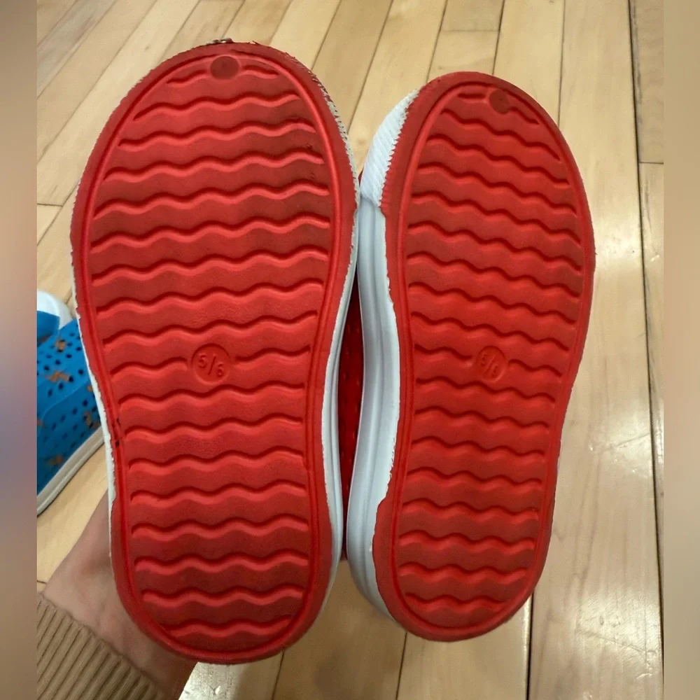 Native Jefferson Like Shoes Sz 5 Little Kids- Native like, Croc like, Easter